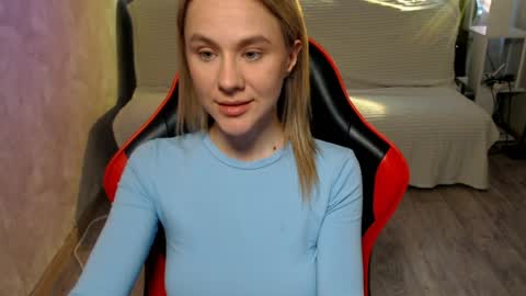 baby_kitte online show from April 8, 4:23 am