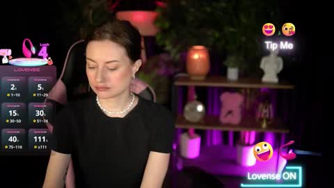 Snapshot of baby_luna_xo chatting on February 17, 9:39 am Hanna online show from February 17, 9:39 am