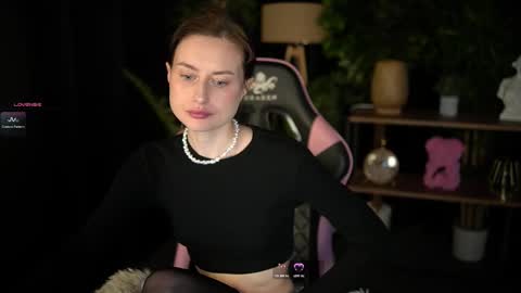 Snapshot of baby_luna_xo chatting on February 20, 9:43 am Hanna online show from February 20, 9:43 am