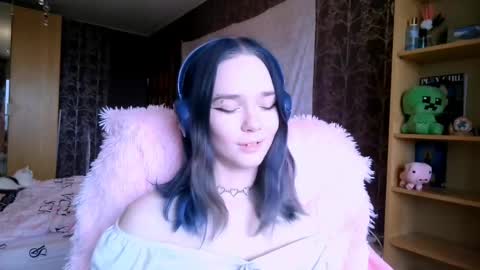 Snapshot of baby_onface chatting on April 29, 8:18 am Alice online show from April 29, 8:18 am