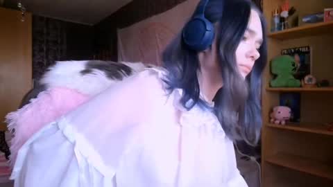 Snapshot of baby_onface chatting on April 30, 9:15 am Alice online show from April 30, 9:15 am