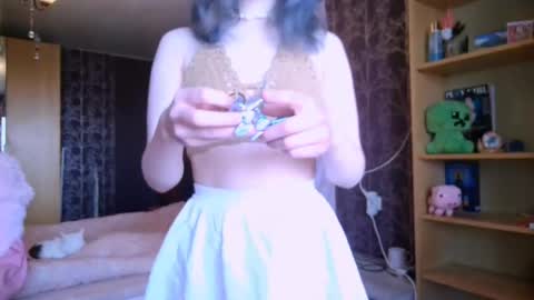Snapshot of baby_onface chatting on May 6, 8:30 am Alice online show from May 6, 8:30 am