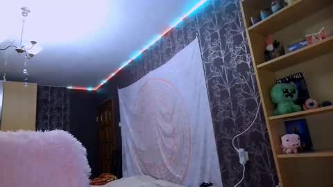 Snapshot of baby_onface chatting on June 3, 8:03 pm Alice online show from June 3, 8:03 pm