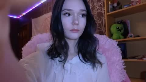 Snapshot of baby_onface chatting on June 15, 6:21 pm Alice online show from June 15, 6:21 pm
