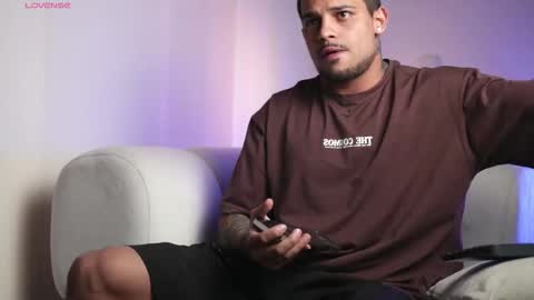 Snapshot of baby_rausch chatting on February 6, 9:01 am baby_rausch online show from February 6, 9:01 am