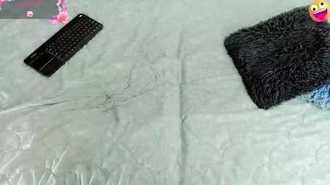 Snapshot of baby_rouss chatting on October 11, 12:47 pm Baby-Rouss online show from October 11, 12:47 pm