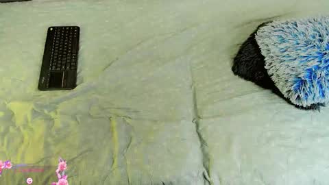 Snapshot of baby_rouss chatting on November 7, 1:33 pm Baby-Rouss online show from November 7, 1:33 pm