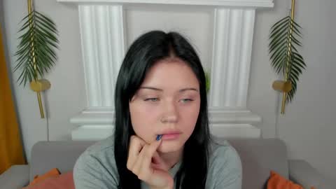 baby_sunsh1ne_ online show from June 8, 1:28 am