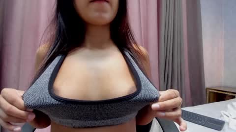 Snapshot of babyangel18_ chatting on January 22, 1:32 pm ANGEL online show from January 22, 1:32 pm