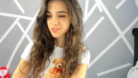 Aylin  online show from December 4, 5:38 am