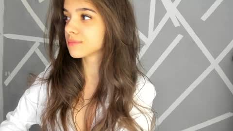 Aylin  online show from January 3, 7:49 am