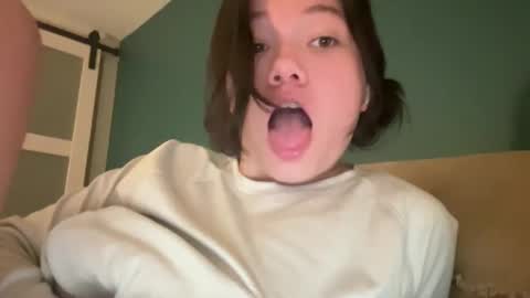 Snapshot of babybunnny chatting on February 12, 12:00 pm ava online show from February 12, 12:00 pm