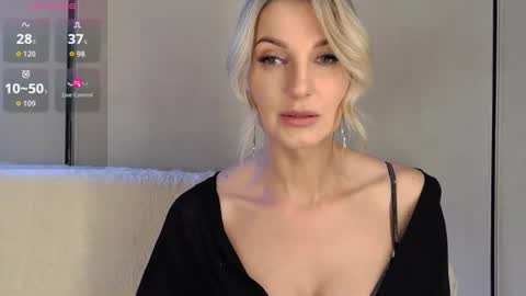 Kate online show from August 1, 3:33 pm