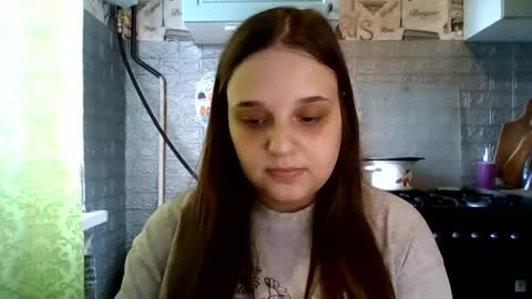 Snapshot of babyemma_emmochka chatting on June 8, 6:36 am babyemma_emmochka online show from June 8, 6:36 am