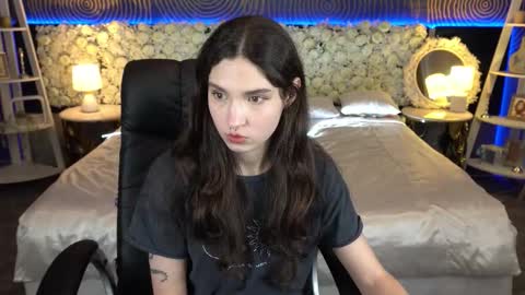 Snapshot of babyflowerr chatting on January 18, 7:39 pm Sasha online show from January 18, 7:39 pm