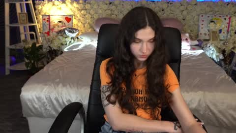 Sasha online show from April 6, 7:04 pm