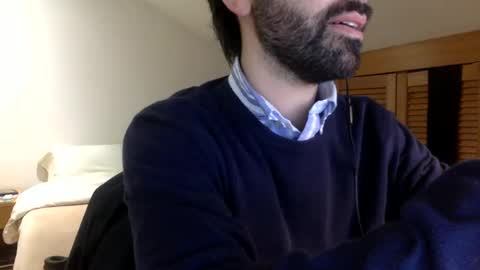 Snapshot of babyhardy chatting on December 11, 7:14 pm Tom A.    online show from December 11, 7:14 pm