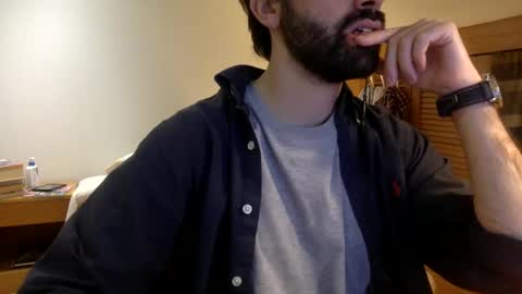 Snapshot of babyhardy chatting on December 12, 6:21 pm Tom A.    online show from December 12, 6:21 pm