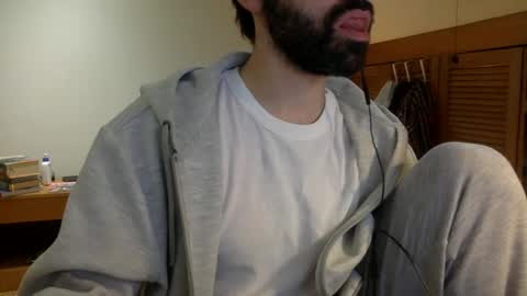 Snapshot of babyhardy chatting on December 16, 11:44 am Tom A.    online show from December 16, 11:44 am