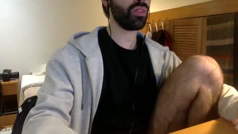 Snapshot of babyhardy chatting on December 30, 11:49 pm Tom A.    online show from December 30, 11:49 pm