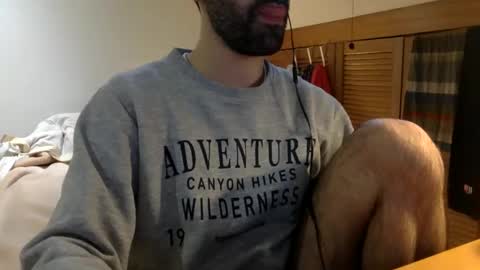 Snapshot of babyhardy chatting on February 5, 11:44 am Tom A.    online show from February 5, 11:44 am