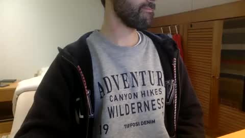 Snapshot of babyhardy chatting on February 23, 12:37 pm Tom A.    online show from February 23, 12:37 pm