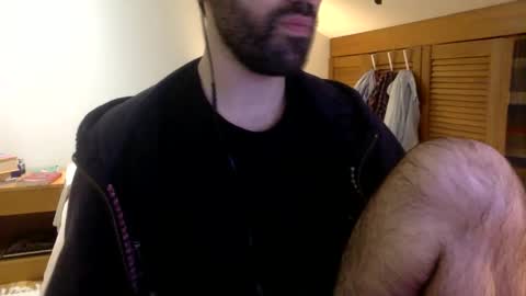 Snapshot of babyhardy chatting on February 25, 11:44 pm Tom A.    online show from February 25, 11:44 pm