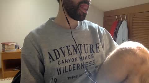 Snapshot of babyhardy chatting on March 6, 2:51 pm Tom A.    online show from March 6, 2:51 pm