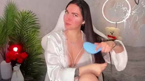 Sophia online show from December 2, 3:12 am