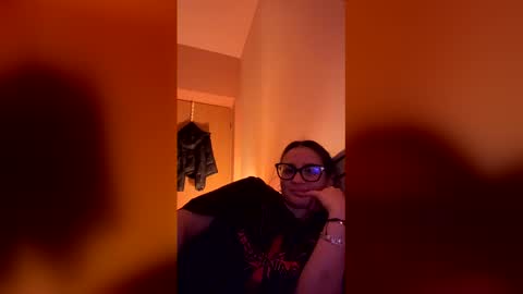 lola online show from April 27, 9:57 pm