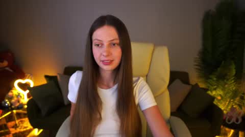 Snapshot of babylumii chatting on July 11, 1:25 pm Lady Vi online show from July 11, 1:25 pm