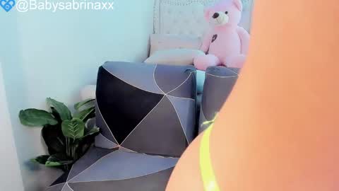 Snapshot of babysabrinaxx chatting on February 17, 3:25 am babysabrinaxx online show from February 17, 3:25 am