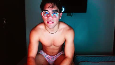 Snapshot of babysebasxxx chatting on October 24, 3:25 am sebas online show from October 24, 3:25 am