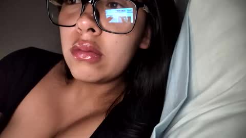 Snapshot of babyymango_ chatting on April 3, 9:18 am Gisselle online show from April 3, 9:18 am