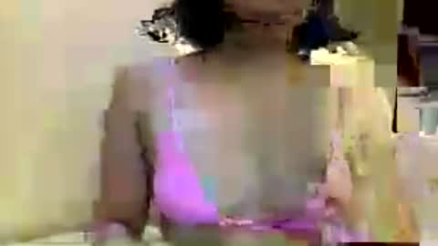 Snapshot of babyyolly chatting on June 25, 3:17 am babyyolly online show from June 25, 3:17 am