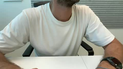 Snapshot of backtoureon chatting on June 30, 10:27 am backtoureon online show from June 30, 10:27 am