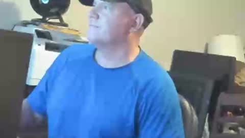 Snapshot of bad_boy4u2abuse chatting on September 22, 4:25 am bad_boy4u2abuse online show from September 22, 4:25 am