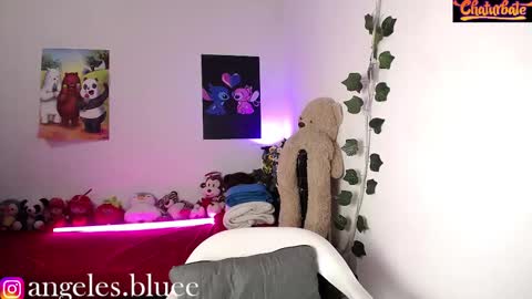 Angeles online show from March 3, 10:42 pm