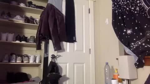 Snapshot of badbarbiebaby chatting on December 2, 12:52 am badbarbiebaby online show from December 2, 12:52 am