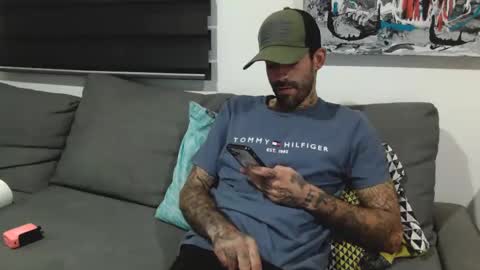 BadCouple  online show from September 20, 4:46 am