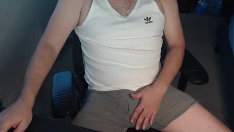 Snapshot of baddaddy77 chatting on September 29, 1:11 am baddaddy77 online show from September 29, 1:11 am