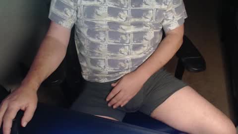 Snapshot of baddaddy77 chatting on October 22, 10:48 am baddaddy77 online show from October 22, 10:48 am