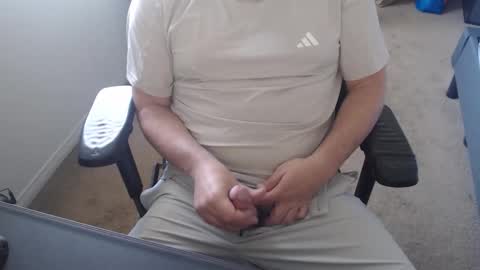 Snapshot of baddaddy77 chatting on November 26, 7:59 pm baddaddy77 online show from November 26, 7:59 pm