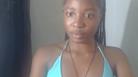 Snapshot of baddiebitchx chatting on June 9, 9:43 am baddiebitchx online show from June 9, 9:43 am