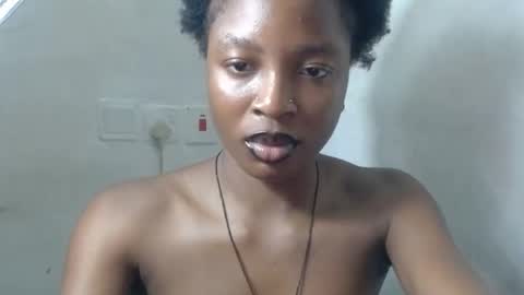 Snapshot of baddiebitchx chatting on June 15, 10:45 pm baddiebitchx online show from June 15, 10:45 pm