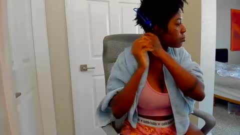 badgurldnay online show from September 16, 3:24 pm