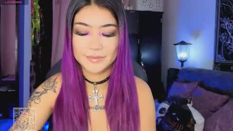 Snapshot of badkatyuska chatting on June 24, 7:24 pm Please help me to reach 100 thumbs up online show from June 24, 7:24 pm