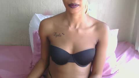 Snapshot of badkittylilyx chatting on September 11, 10:26 am Lily online show from September 11, 10:26 am