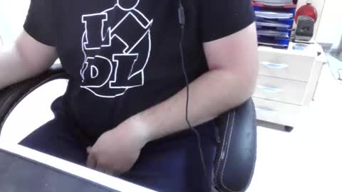 Snapshot of badskills701 chatting on November 20, 6:51 pm badskills701 online show from November 20, 6:51 pm