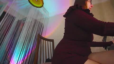 Snapshot of badwebcamgirl chatting on December 14, 2:10 pm engely online show from December 14, 2:10 pm